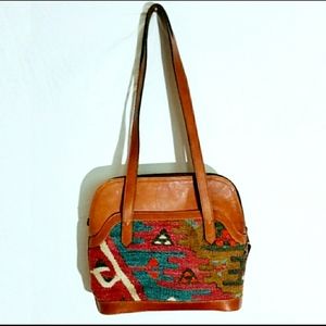 Yun Art leather and Turkish kilim shoulder bag